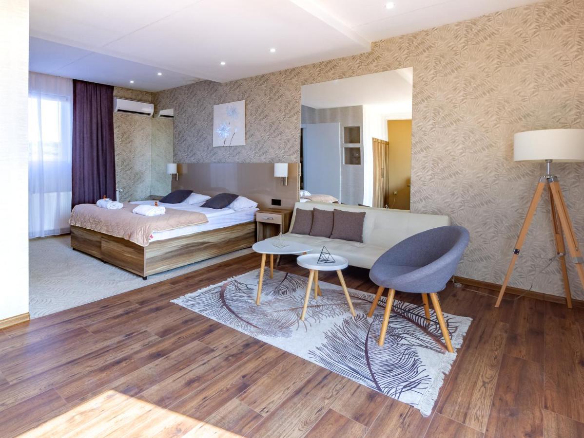 Plaza La - Night And Spa Sremska Mitrovica Eksteriør billede
